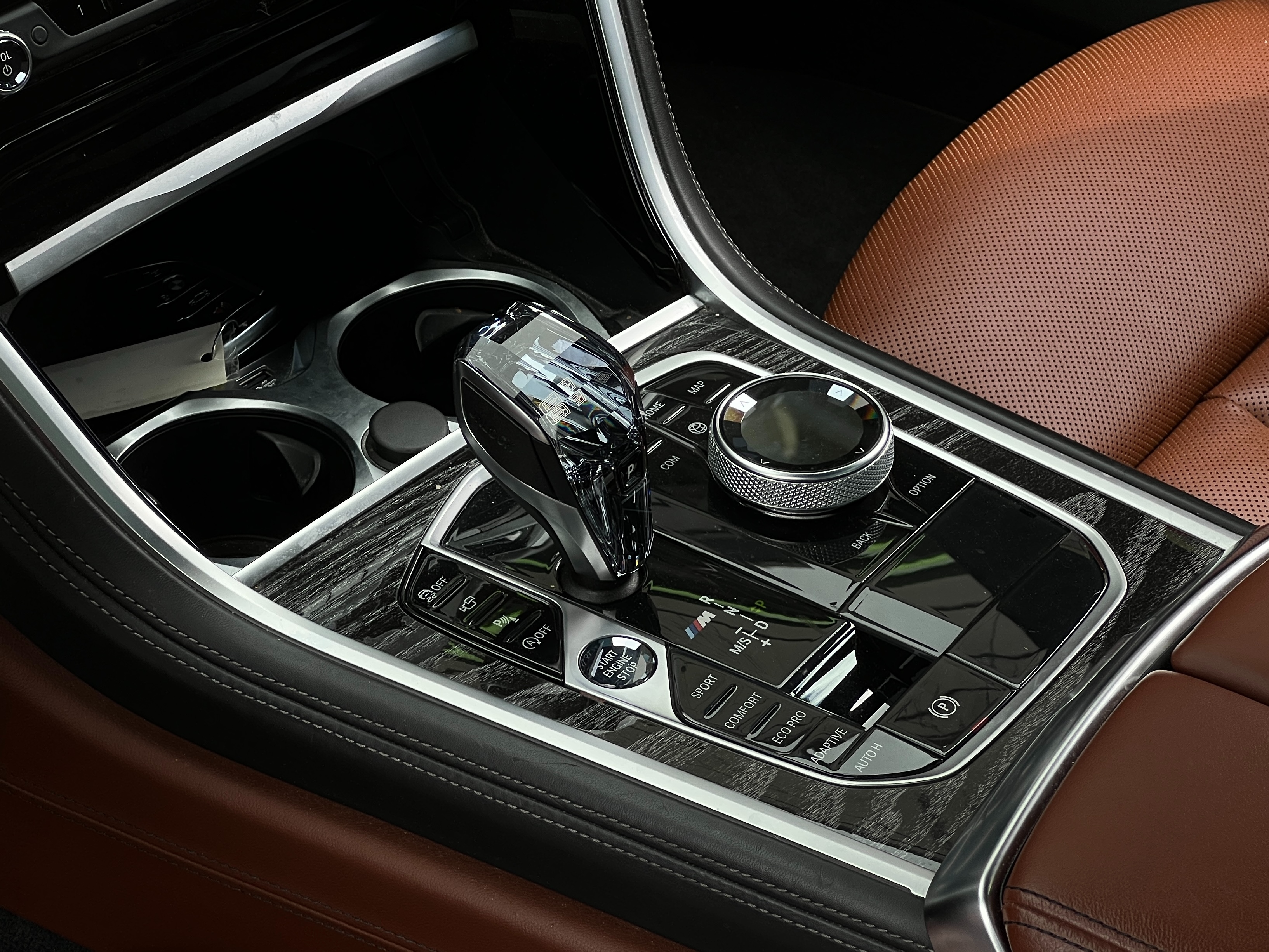 2020 BMW m850i - Image 11